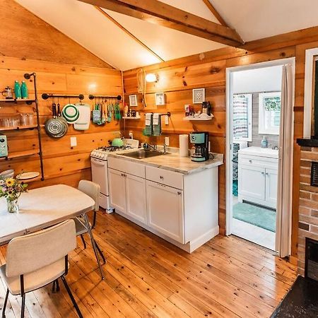 Big Blue Lake Cottages, Llc - Cottage #5 Holton Екстериор снимка