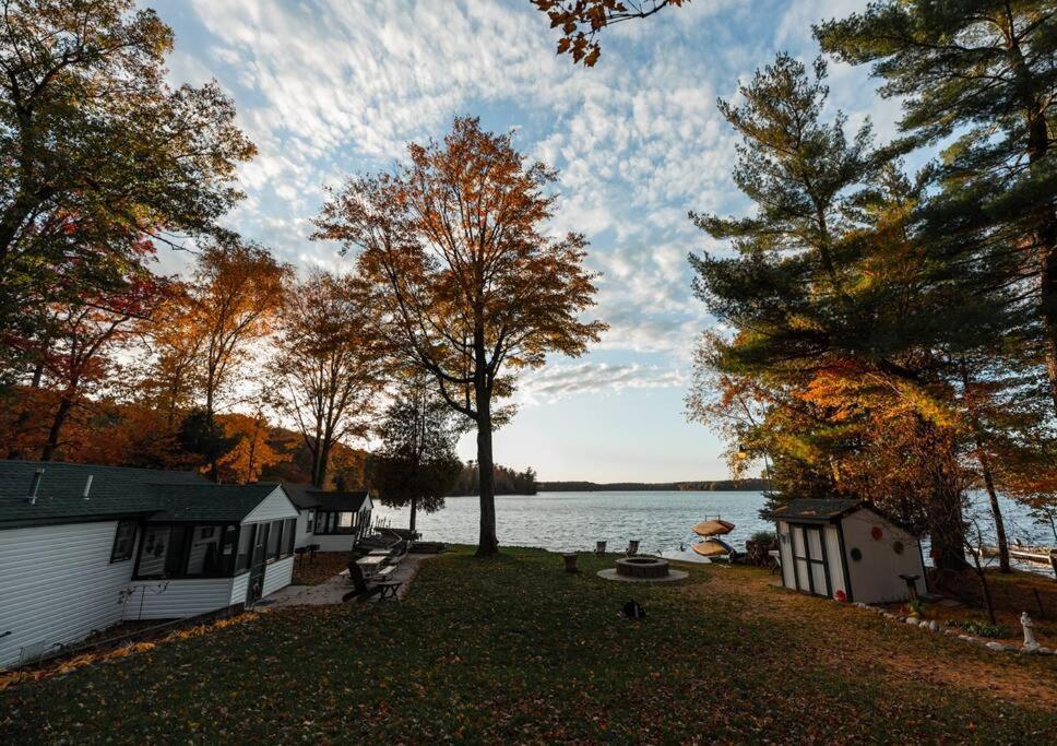 Big Blue Lake Cottages, Llc - Cottage #5 Holton Екстериор снимка