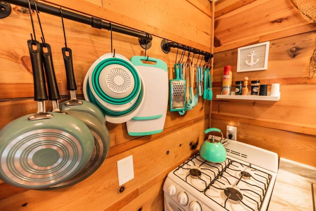 Big Blue Lake Cottages, Llc - Cottage #5 Holton Екстериор снимка