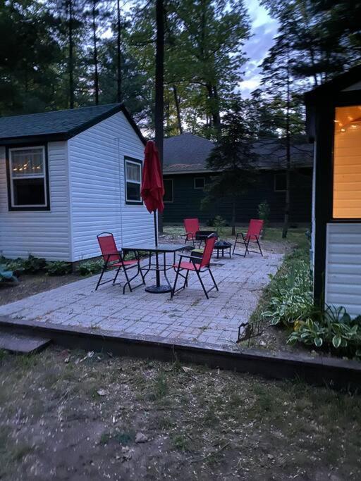 Big Blue Lake Cottages, Llc - Cottage #5 Holton Екстериор снимка