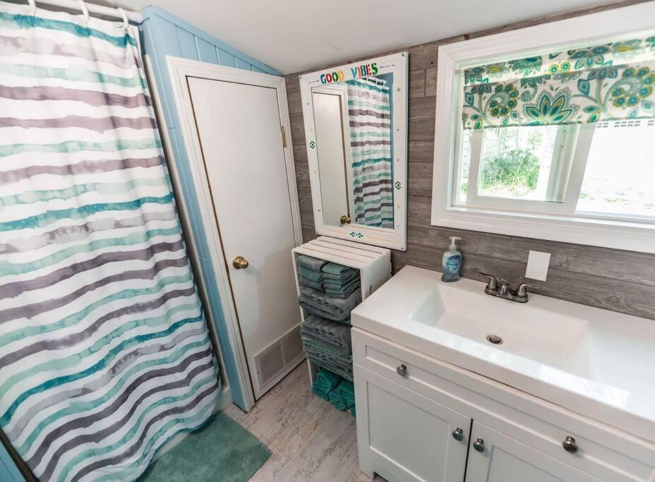 Big Blue Lake Cottages, Llc - Cottage #5 Holton Екстериор снимка