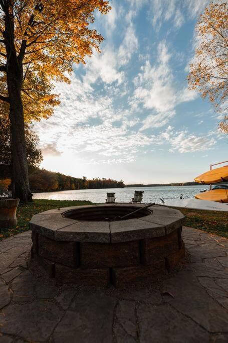 Big Blue Lake Cottages, Llc - Cottage #5 Holton Екстериор снимка