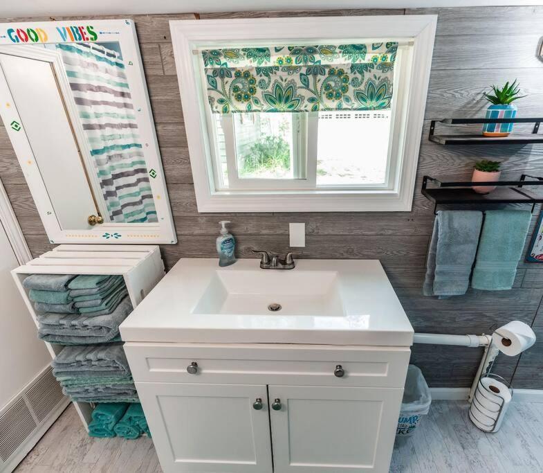 Big Blue Lake Cottages, Llc - Cottage #5 Holton Екстериор снимка