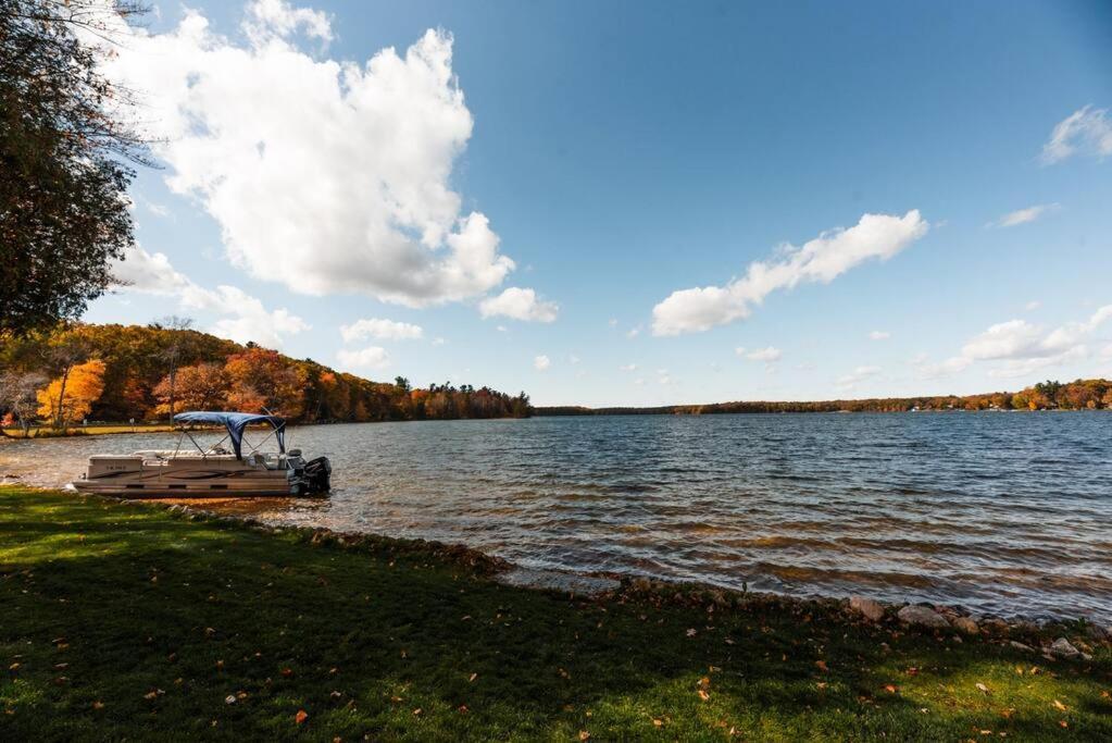 Big Blue Lake Cottages, Llc - Cottage #5 Holton Екстериор снимка