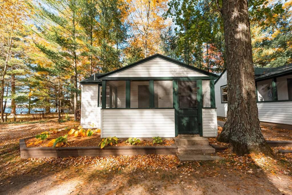 Big Blue Lake Cottages, Llc - Cottage #5 Holton Екстериор снимка