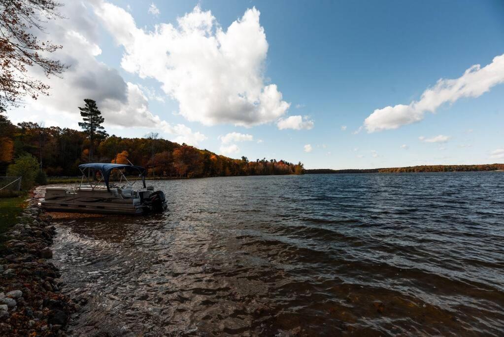 Big Blue Lake Cottages, Llc - Cottage #5 Holton Екстериор снимка